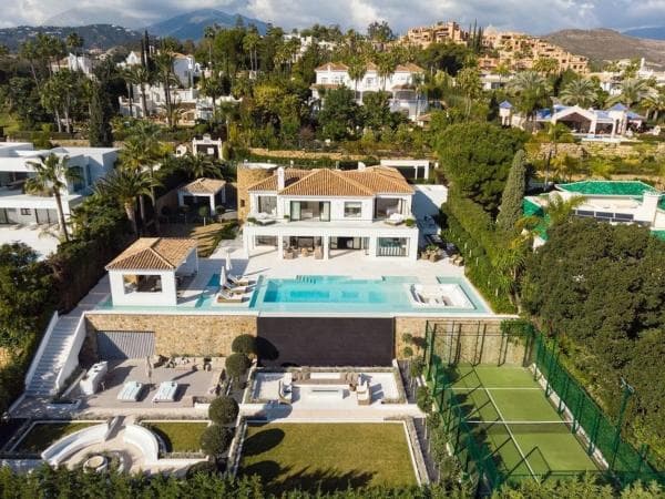 Chalet independiente en venta en Nueva andalucia, Marbella
photo 1