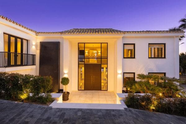 Chalet independiente en venta en Barrio Los Naranjos, Marbella
photo 1