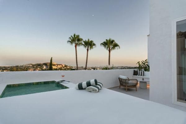 Duplex en venta en Barrio Los Naranjos, Marbella photo 1