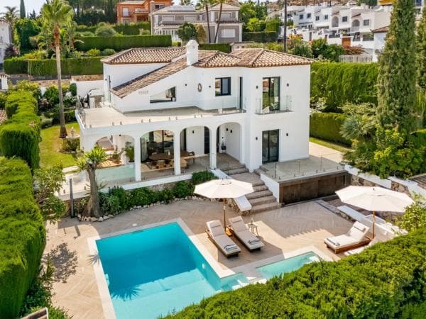 Chalet independiente en venta en Barrio Los Naranjos, Marbella
photo 1