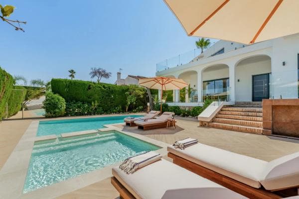 Chalet independiente en venta en Barrio Los Naranjos, Marbella
thumbnail 1