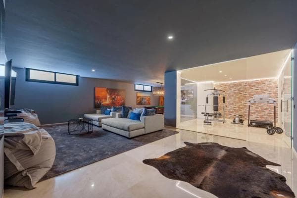 Chalet independiente en venta en Barrio Los Naranjos, Marbella
photo 1