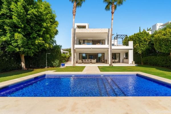 Chalet independiente en venta en Barrio Los Naranjos, Marbella
thumbnail 2