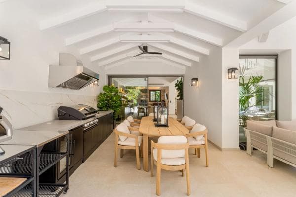 Chalet independiente en venta en Calle Pléyades, 14 -16, Marbella
thumbnail 2
