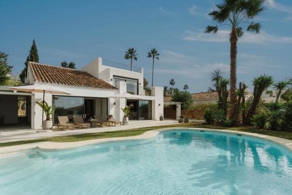 Chalet independiente en venta en Barrio Los Naranjos, Marbella
photo 1