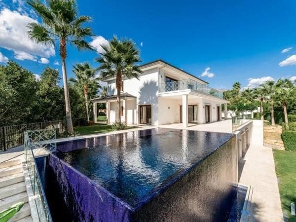Chalet independiente en venta en Calle Ganimedes, Marbella
photo 1