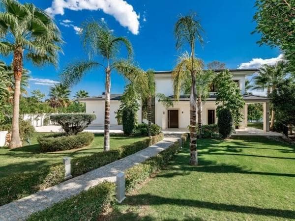 Chalet independiente en venta en Calle Ganimedes, Marbella
thumbnail 1