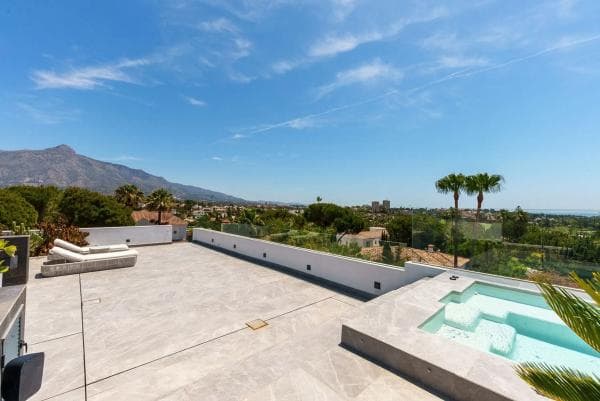 Chalet independiente en venta en Calle Leo, Marbella
thumbnail 2