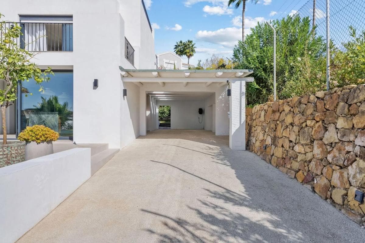 Venta de chalet independiente en Barrio Los Naranjos, Marbella
photo 3