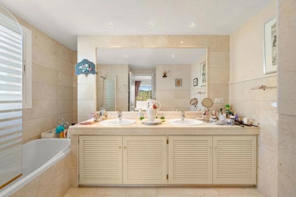 Duplex en venta en Barrio Los Naranjos, Marbella thumbnail 2