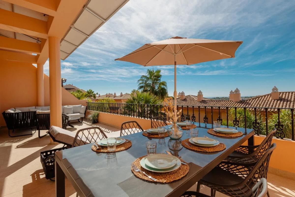 Penthouse sale in Urbanización Vista Real, 39, Marbella photo 3