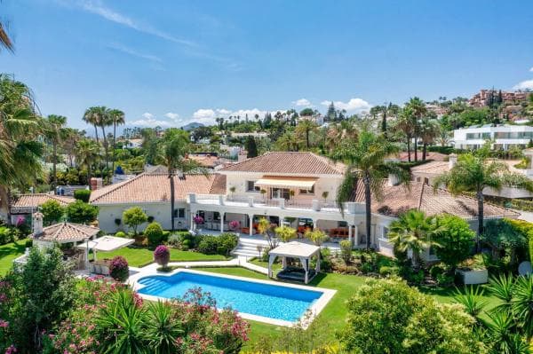 Chalet independiente en venta en Urbanizacion N Andalucia 1G, Marbella
photo 1