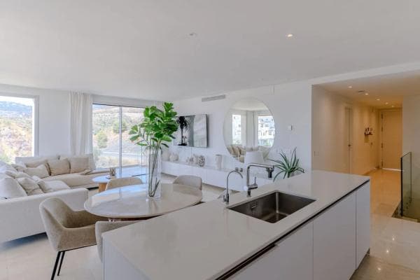 Duplex en venta en Barrio Los Naranjos, Marbella photo 1