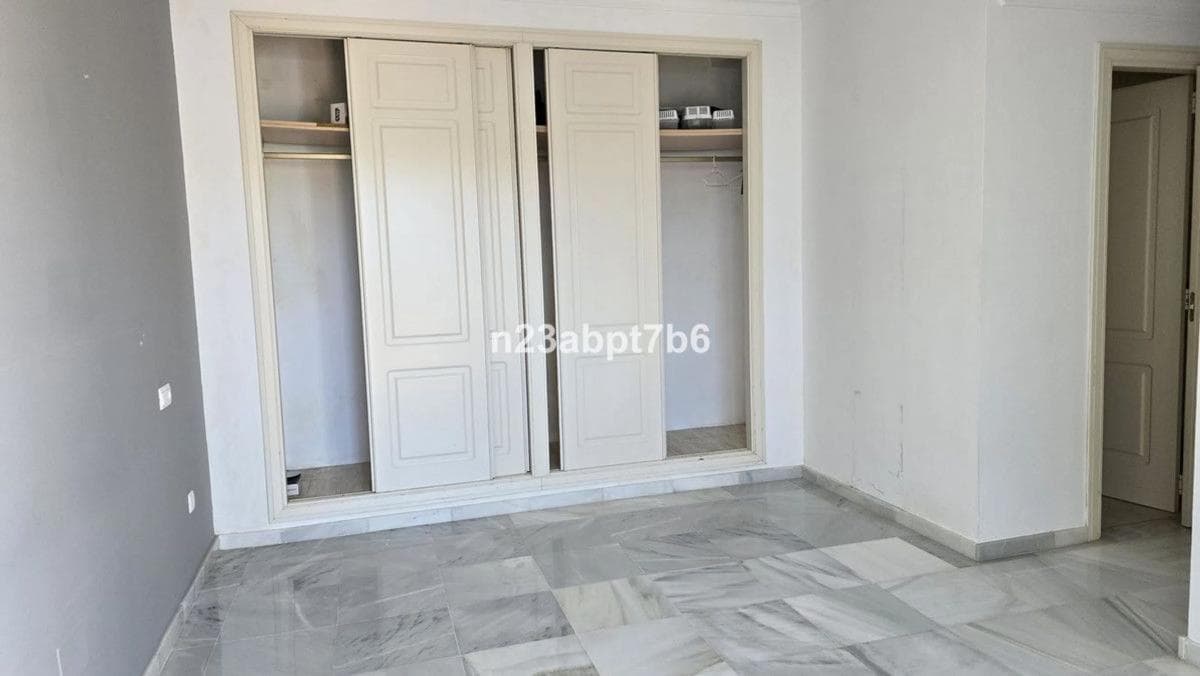 Venta de piso en Barrio Los Naranjos, Marbella
photo 3