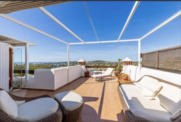 Duplex en venta en Barrio Los Naranjos, Marbella thumbnail 1