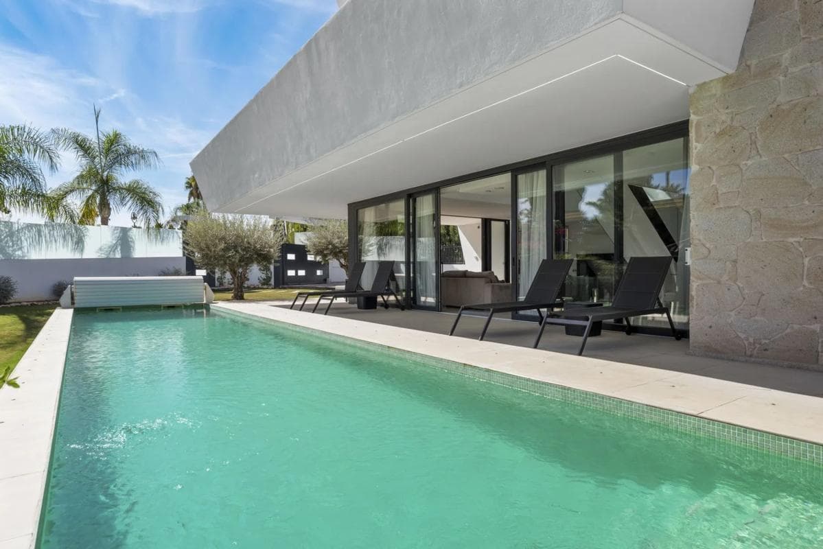 Venta de chalet independiente en Barrio Los Naranjos, Marbella
photo 4
