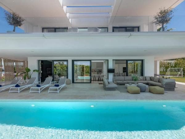 Chalet independiente en venta en Calle Haza del Conde, 1, Marbella
thumbnail 1