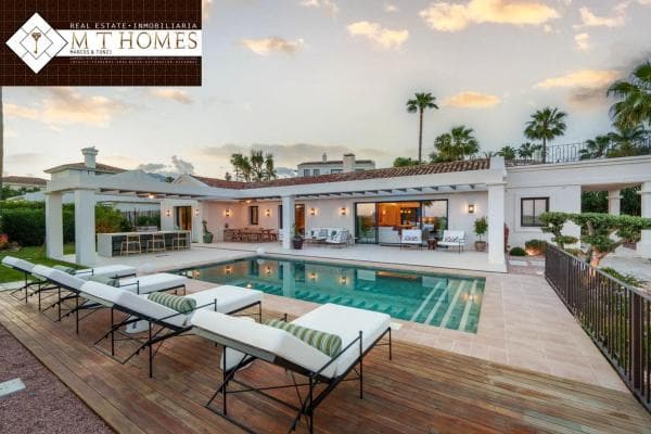 Chalet independiente en venta en Calle Tucán, Marbella
photo 1