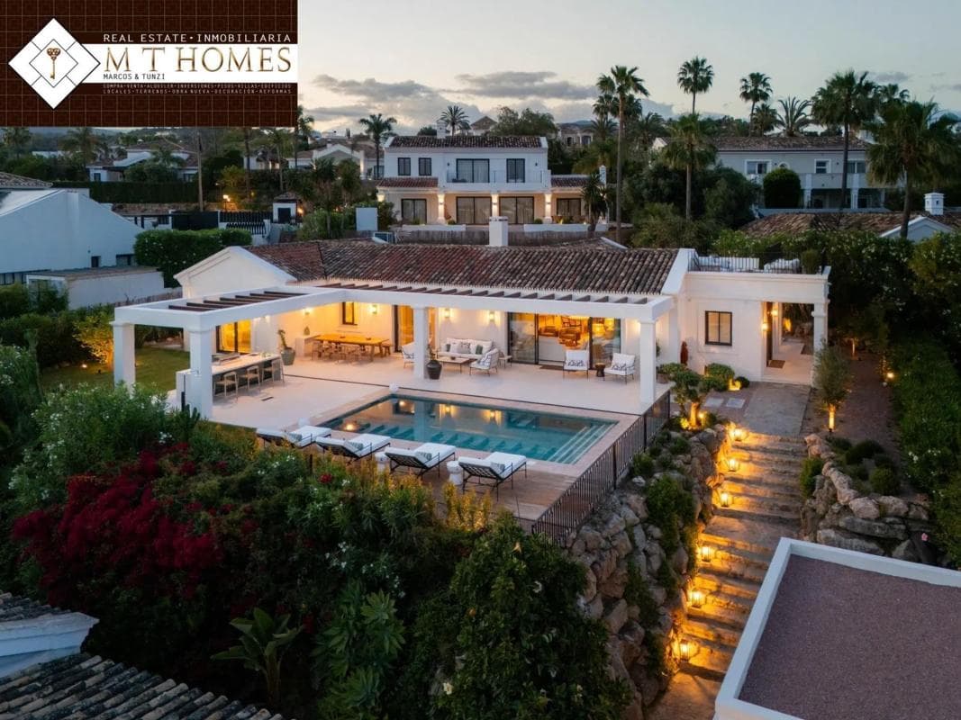 Venta de chalet independiente en Calle Tucán, Marbella
photo 3