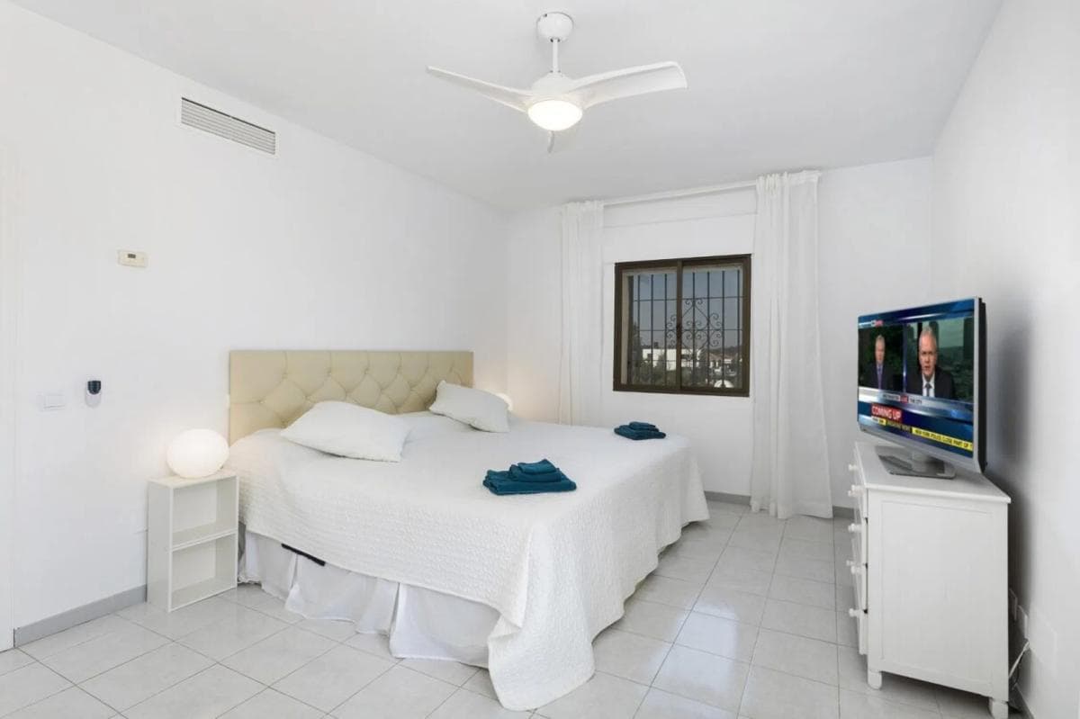 Venta de chalet independiente en Barrio Los Naranjos, Marbella
photo 2
