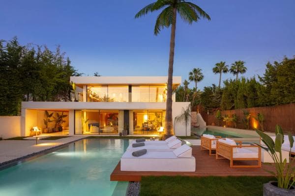 Chalet independiente en venta en Calle Auriga, 1 H, Marbella
thumbnail 2