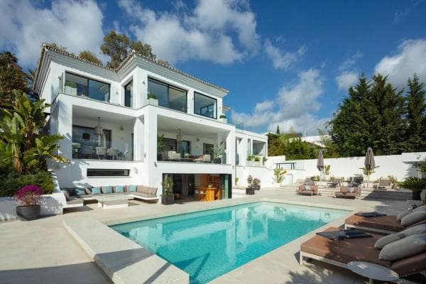 Chalet independiente en venta en Calle Osa Mayor, Marbella
photo 1