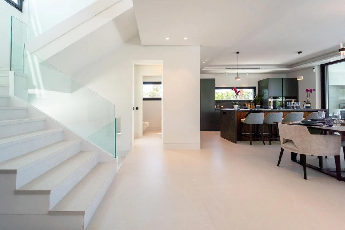 Venta de chalet independiente en Barrio Los Naranjos, Marbella
photo 2