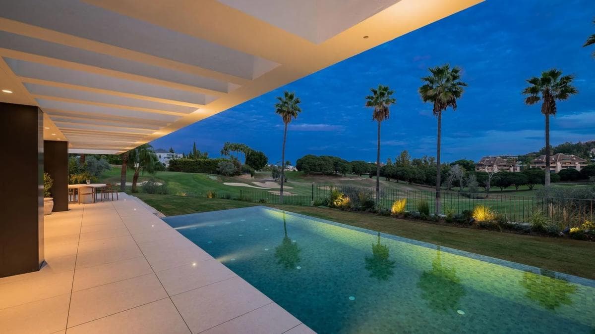 Venta de chalet independiente en Barrio Los Naranjos, Marbella
photo 4