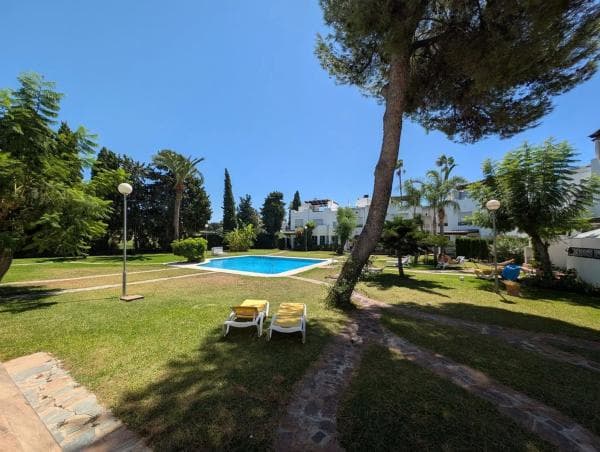 Chalet adosado en venta en Calle Sirio , Marbella photo 1