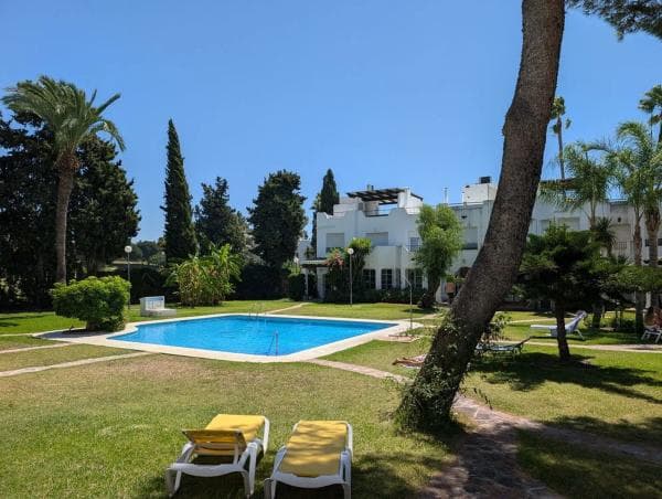 Chalet adosado en venta en Calle Sirio , Marbella thumbnail 1