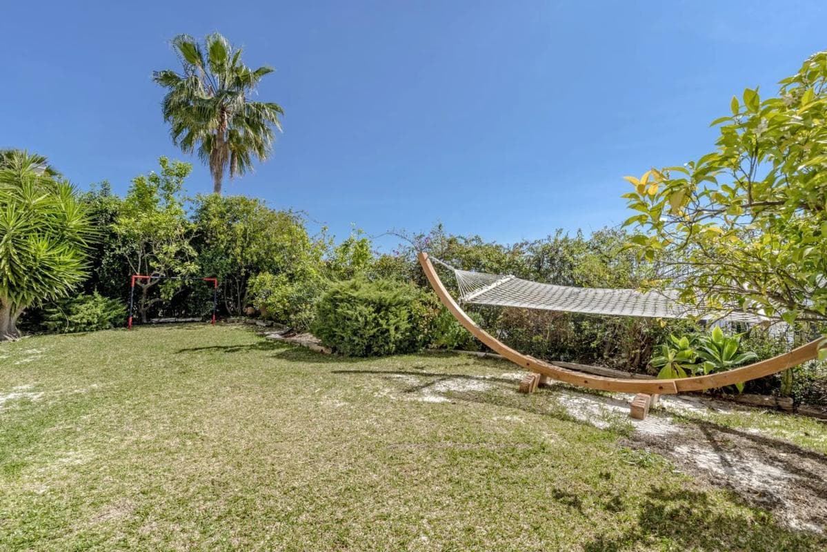 Venta de chalet adosado en Barrio Los Naranjos , Marbella photo 4