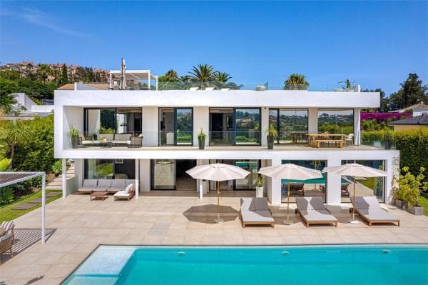 Chalet independiente en venta en Calle Orión, Marbella
photo 1