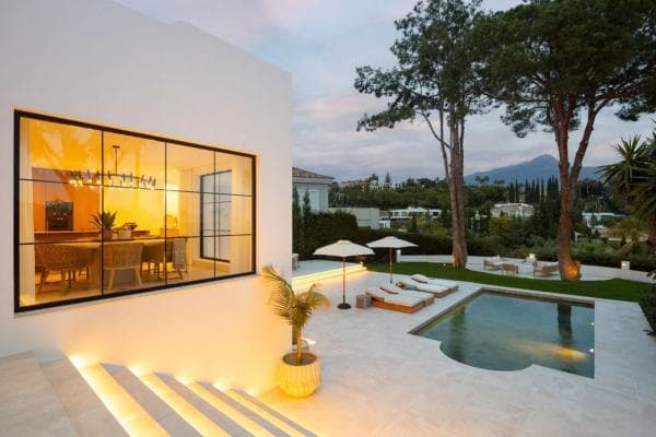 Chalet independiente en venta en Calle Osa Mayor, Marbella
thumbnail 2
