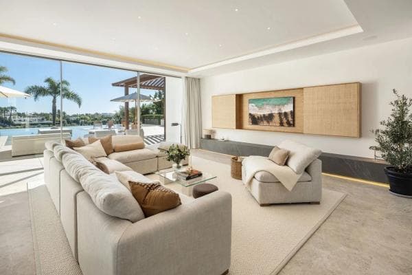 Chalet independiente en venta en Calle Osa Mayor, 22, Marbella
thumbnail 2