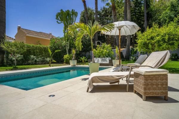 Chalet independiente en venta en Barrio Los Naranjos, Marbella
thumbnail 2