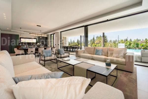 Chalet independiente en venta en Barrio Los Naranjos, Marbella
photo 1