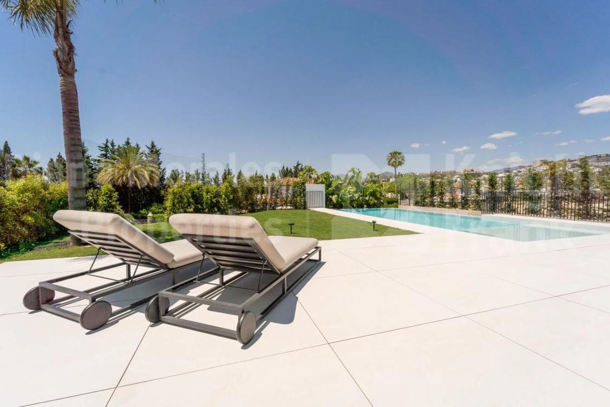 Venta de chalet independiente en Barrio Los Naranjos, Marbella
photo 4
