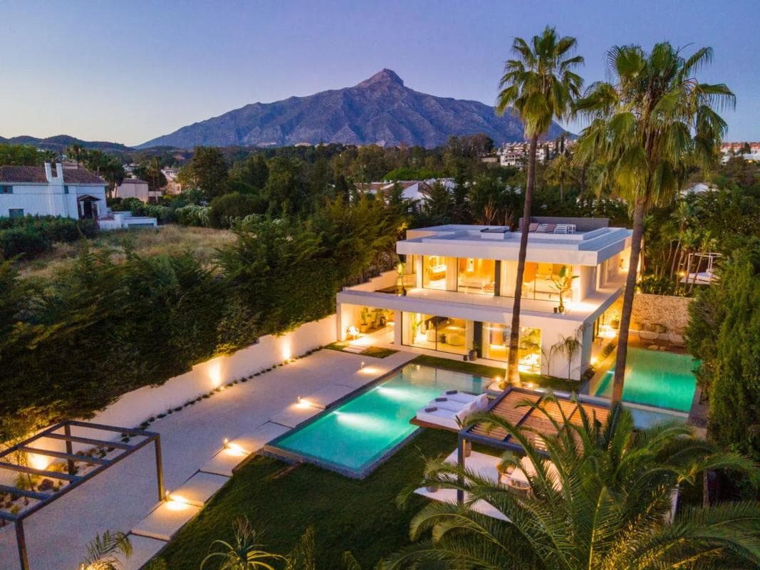 Venta de chalet independiente en Calle Auriga, 1 B, Marbella
photo 2