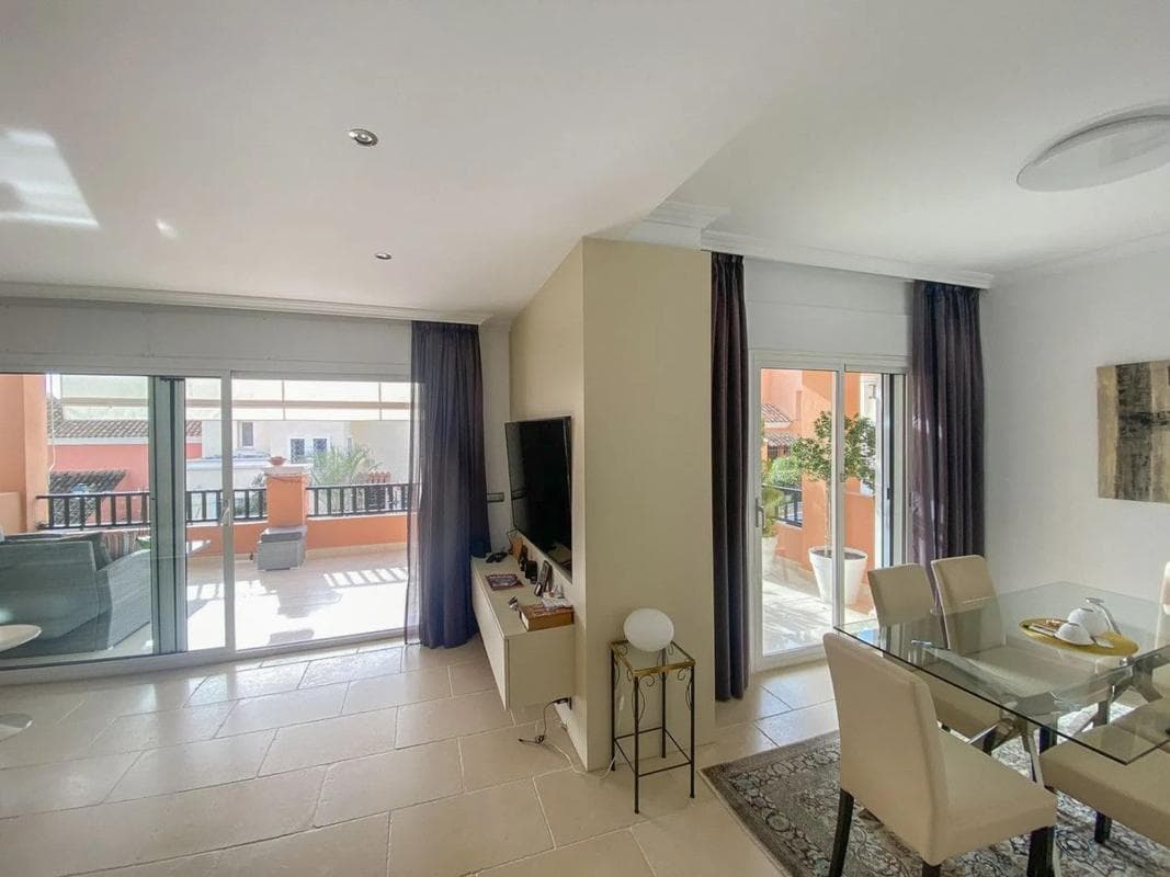 Venta de chalet adosado en Calle Cobre , Marbella photo 2