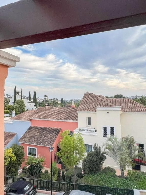 Venta de chalet adosado en Calle Cobre , Marbella photo 5