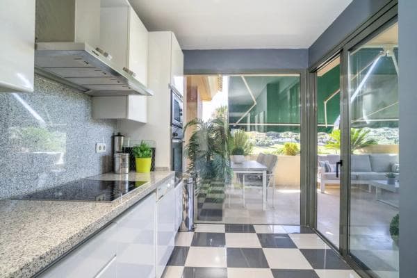 Duplex en venta en Barrio Los Naranjos, Marbella photo 1