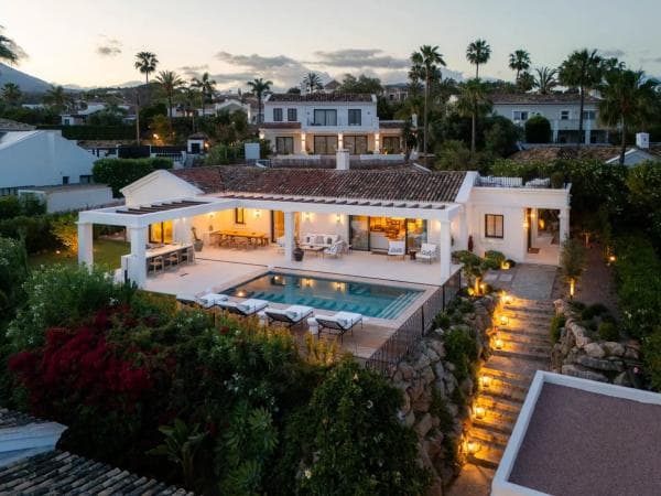 Chalet independiente en venta en Barrio Los Naranjos, Marbella
thumbnail 1