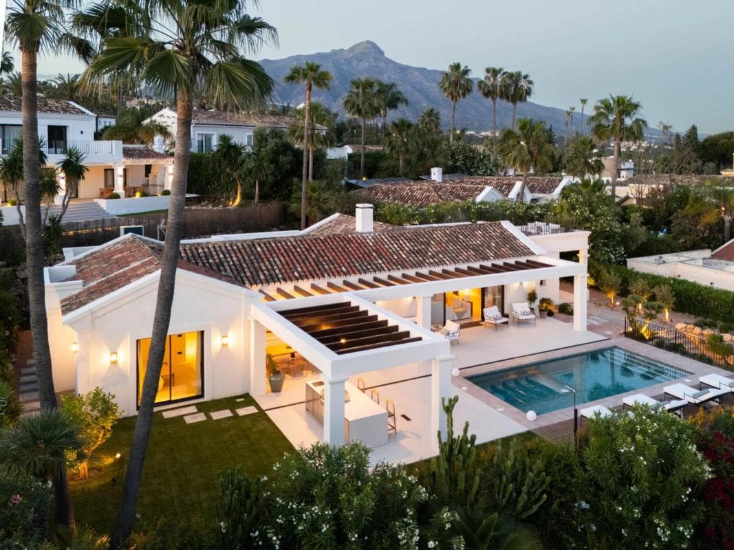 Venta de chalet independiente en Barrio Los Naranjos, Marbella
photo 3