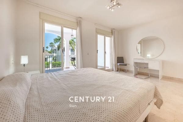 Chalet adosado en venta en Urbanizacion N Andalucia 1F, 145 , Marbella thumbnail 2