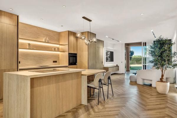 Apartment for sale in Barrio Los Naranjos, Marbella thumbnail 1