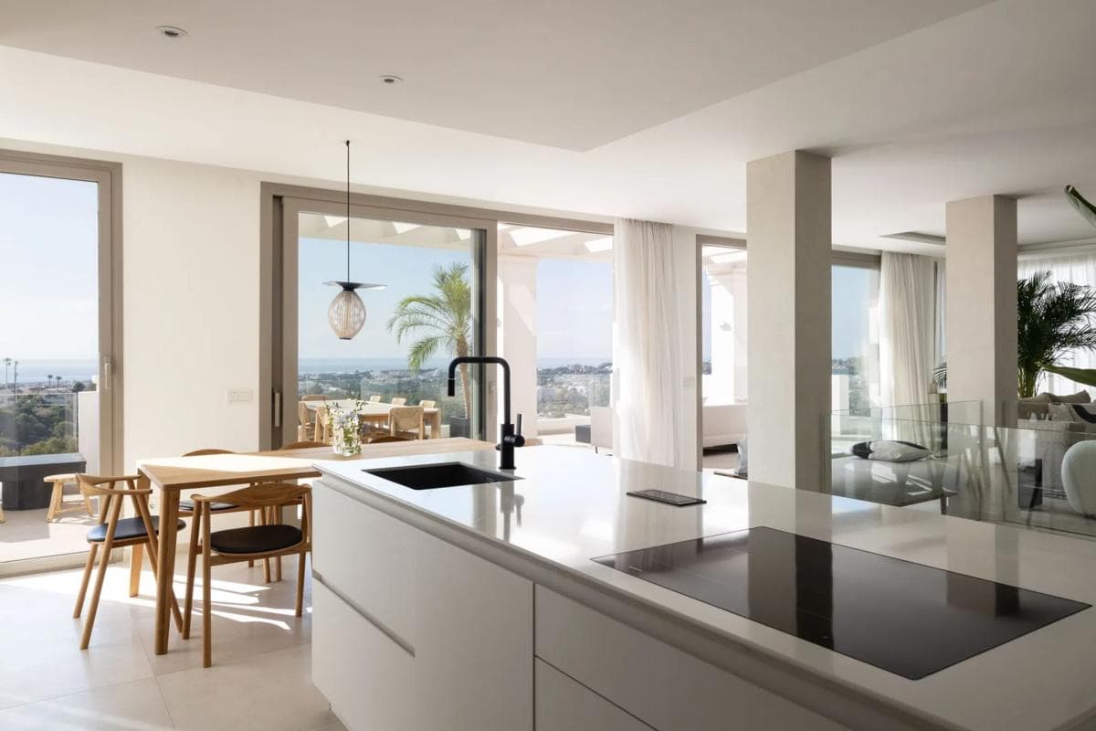 Sale of apartment in Barrio Los Naranjos, Marbella
photo 4