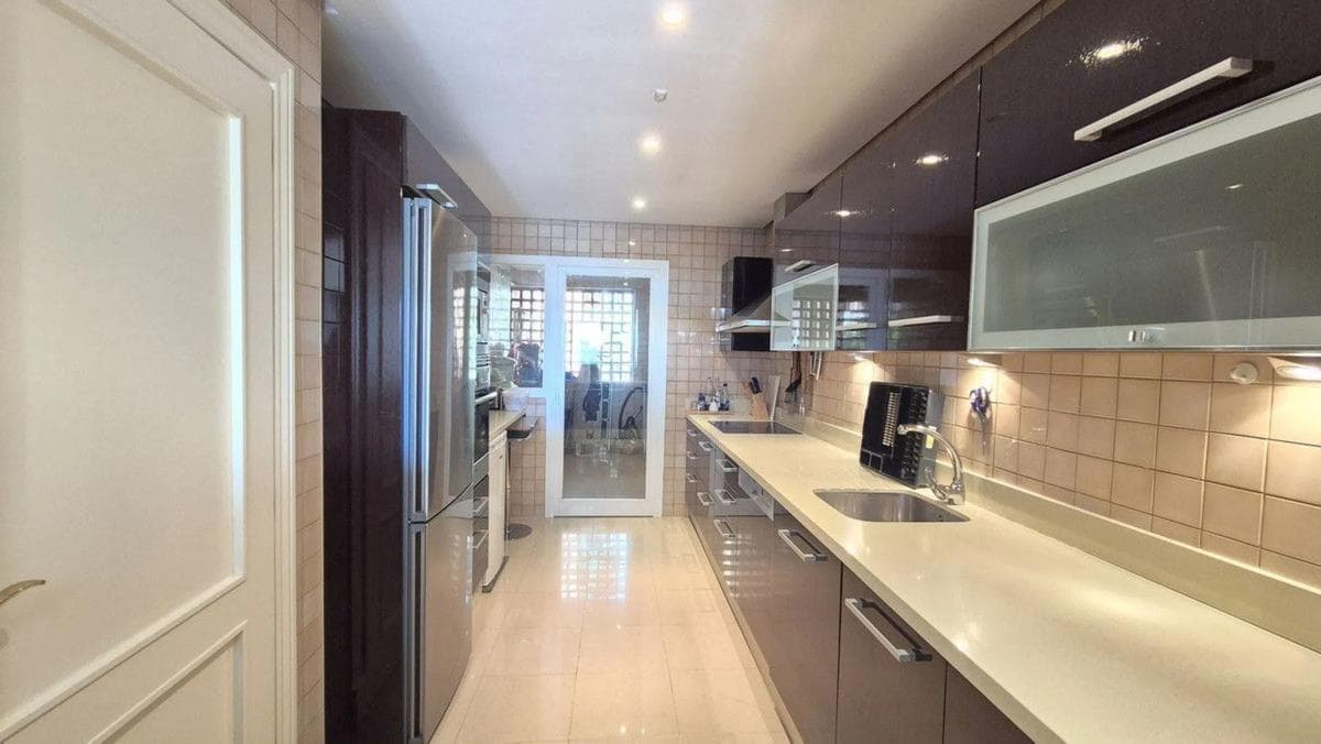 Sale of apartment in Calle Osa Menor 2G, Marbella
photo 4