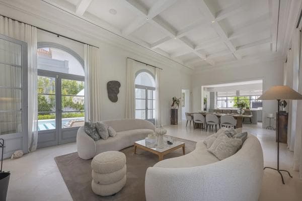 Chalet independiente en venta en Barrio Los Naranjos, Marbella
thumbnail 2