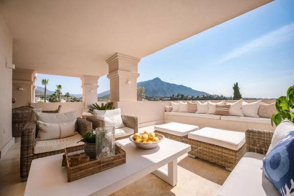 Apartment for sale in Barrio Los Naranjos, Marbella photo 1