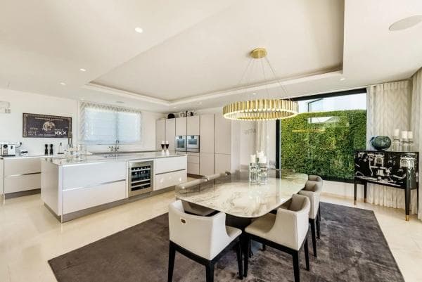 Chalet independiente en venta en Calle Haza del Conde, 1 Z, Marbella
thumbnail 1